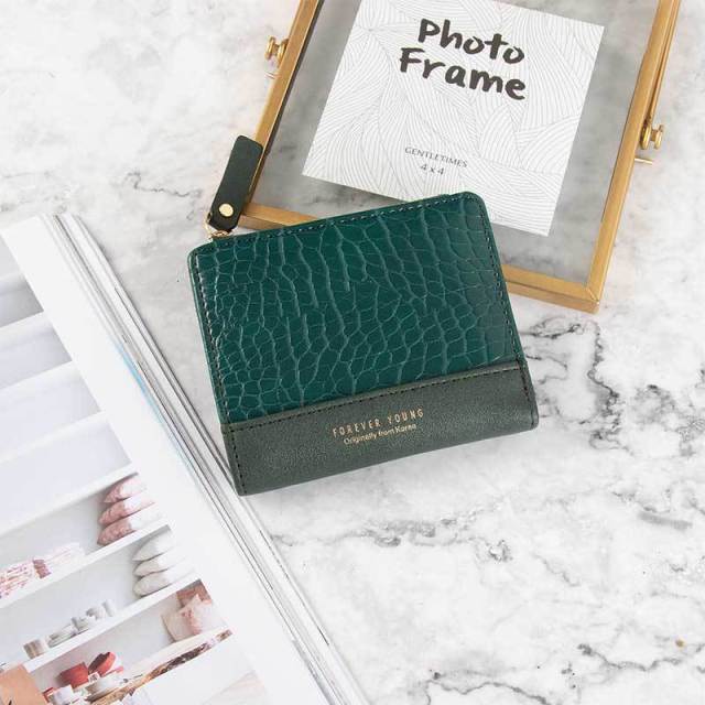 Portefeuille Chic à Motifs Crocodile en Tendances