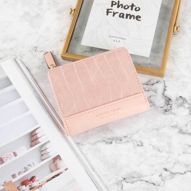 Portefeuille Chic à Motifs Crocodile en Tendances